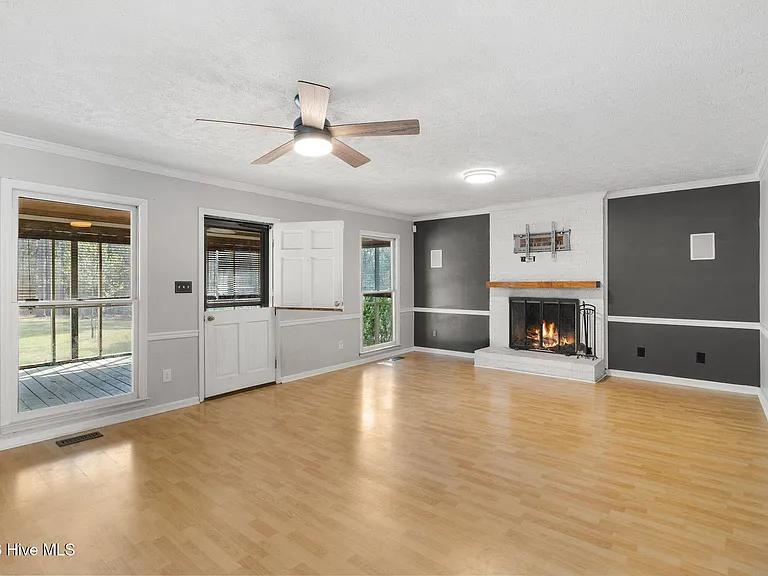 7666 Wilkins Dr — Photo 10