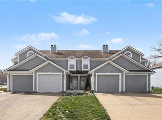 5856 NW Plantation Ln, Lees Summit, MO 64064