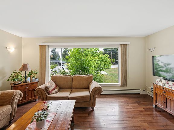 4th image of 1322 Ridgedale Ave