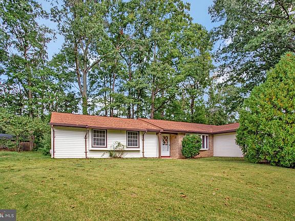 2nd image of 3905 Brewster Ct