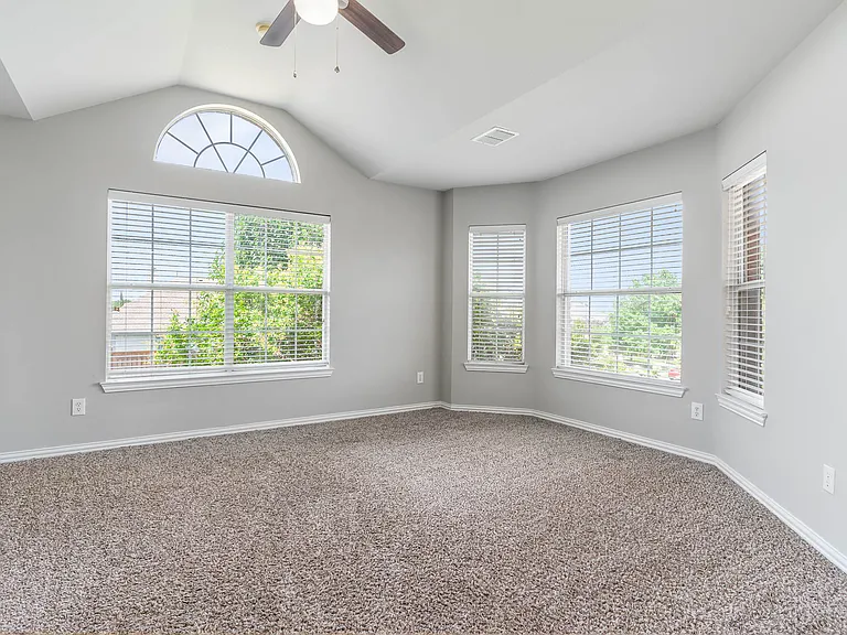 2940 Hagen Dr — Photo 18