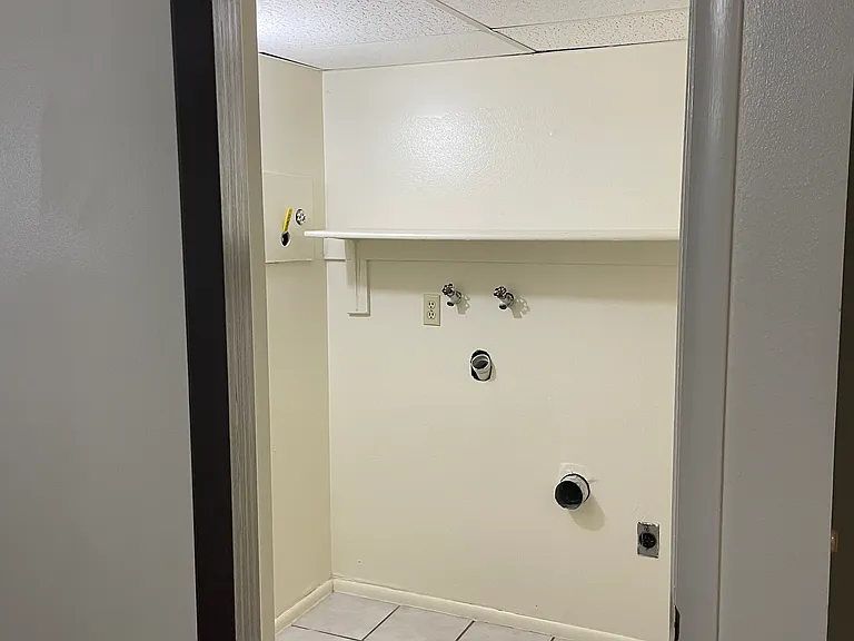 618 N Main St — Photo 13