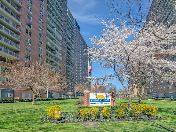 2nd image of 2928 W 5th St APT 3S