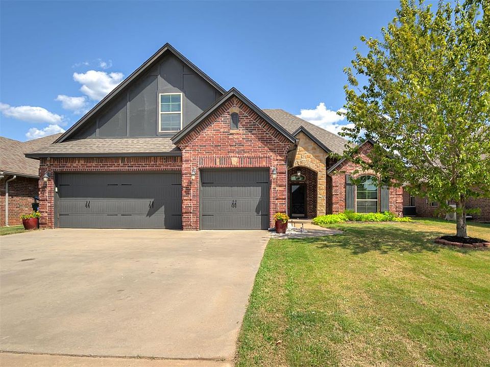 1st image of 3715 Presidio Cir
