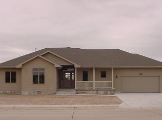 3006 Bighorn Pl, Grand Island, NE 68803