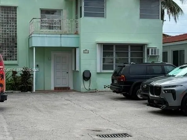 8215 Abbott Ave APT 3A, Miami Beach, FL 33141