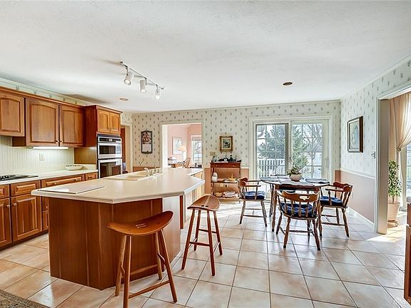 5th image of 268 Pheasant Run Ln