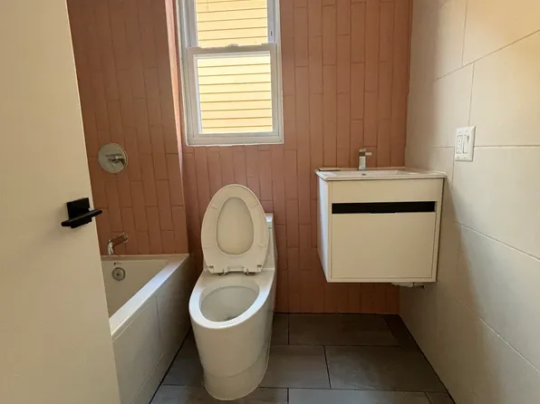 151 Williams Avenue image 2 of 5