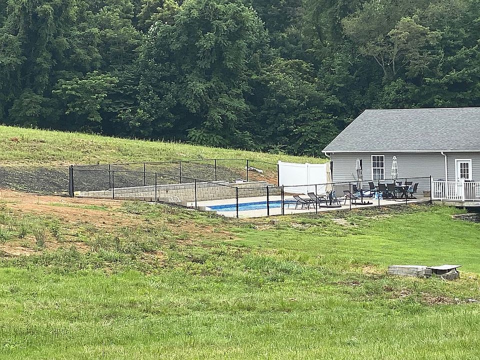 2nd image of 655 Pigeon Hollow Rd