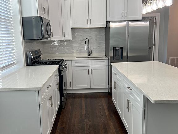 3rd image of 3600 W Diversey Ave #1