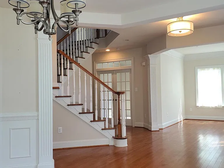 411 Greenebaum Ln — Photo 3