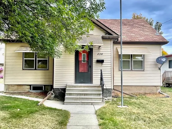 826 7th Ave NW, Minot, ND 58703