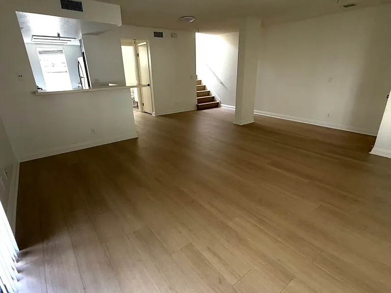 313 E Pine St #18 — Photo 1