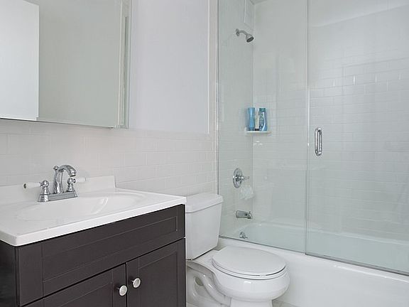 5th image of 245 E 54th St APT 18L