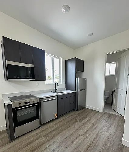 5021 72nd St #5023 Photo 1