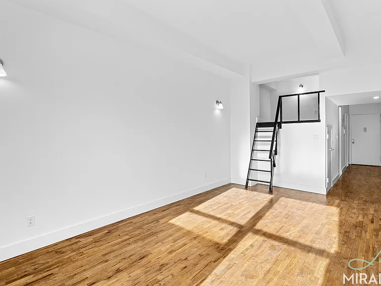 43 W 16th St #8B — Photo 3