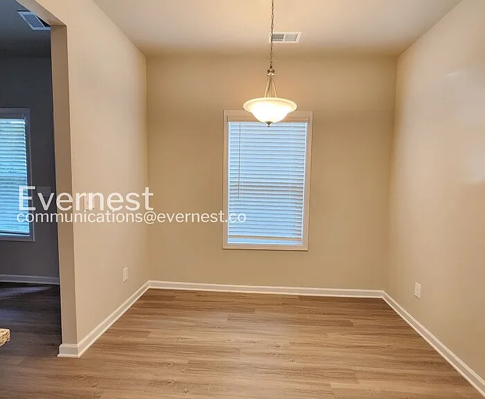 121 Culver St — Photo 8