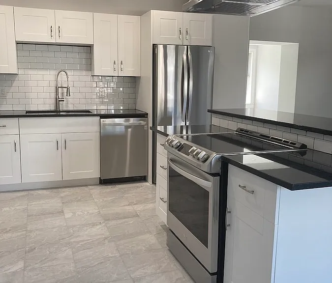 681 Partington Ave #MAIN — Photo 3