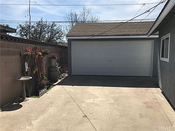2nd image of 11842 Gem St