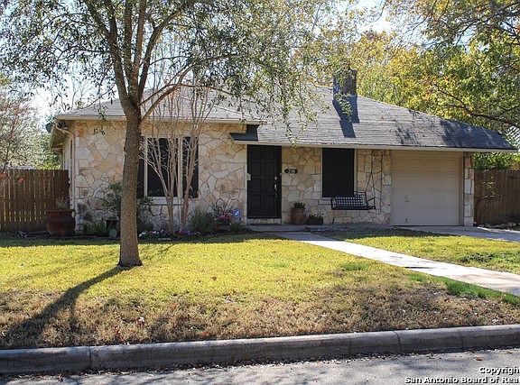 3rd image of 238 Lovera Blvd