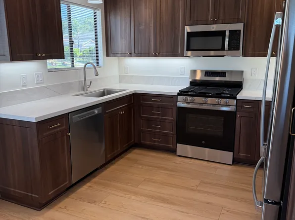 1008 Hermes Ave, Encinitas, CA 92024