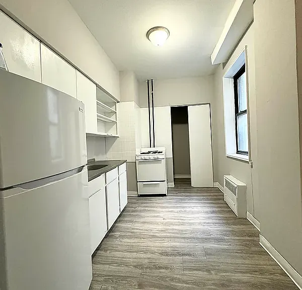 330 E 100th St #3C — Photo 4