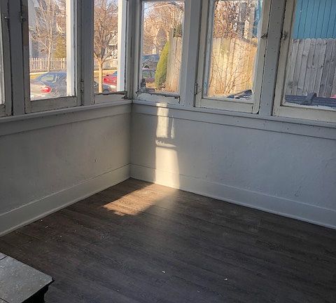 Sun Room w/Hardwood