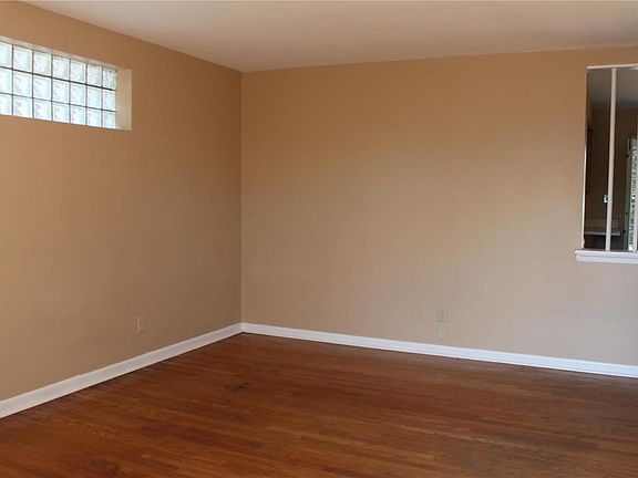 3rd image of 8643 Riverview Blvd