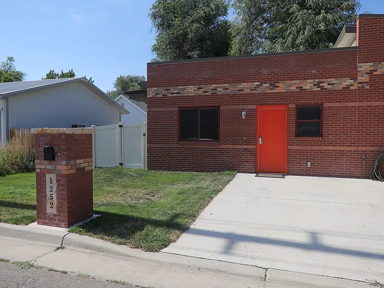 1252 Broadway St — Photo 1
