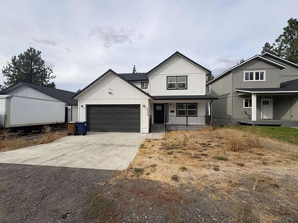 1st image of 2944 W 18th Ave