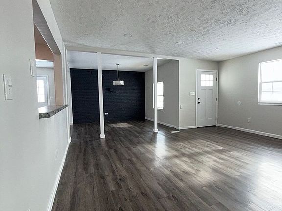 3rd image of 2480 Pickaway St
