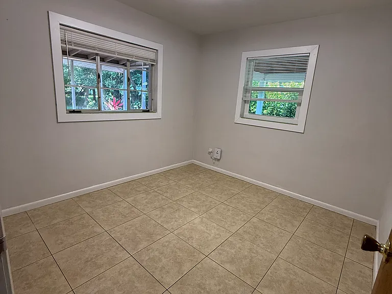 1355 Bradford Rd — Photo 11