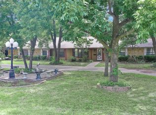 302 Wilcoxson St, Farmersville, TX 75442
