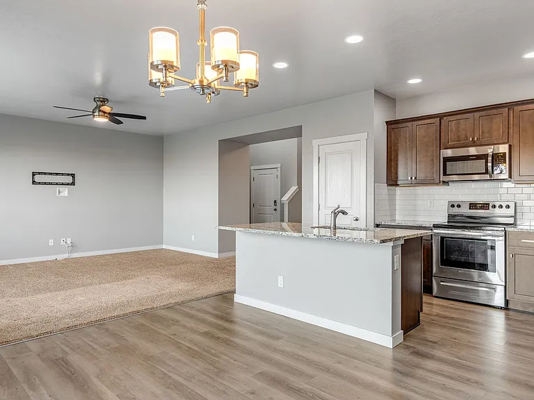 133 S Baraya Way — Photo 10