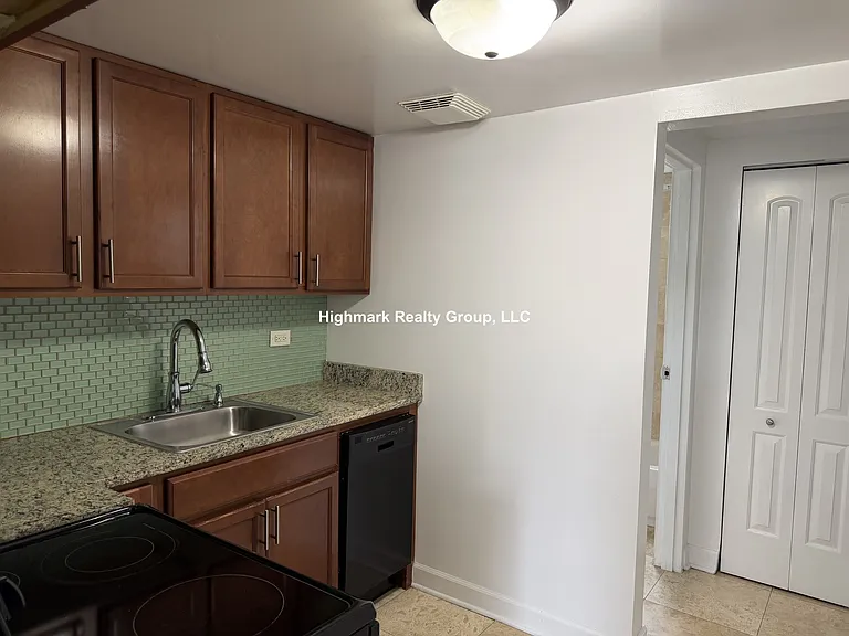 7630 N Milwaukee Ave #1VB — Photo 2