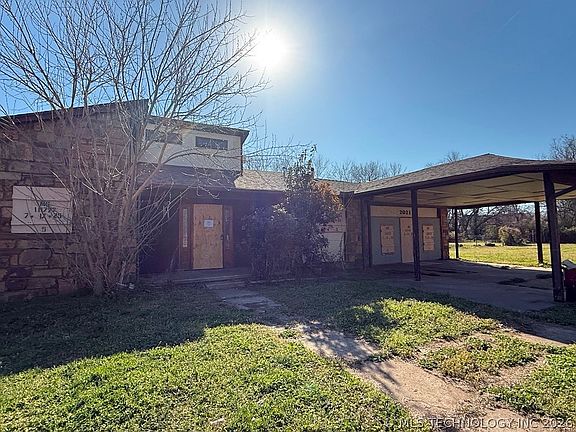 2nd image of 2021 N Frankfort Pl