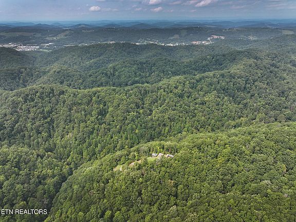3rd image of 388 Damewood Hollow Rd