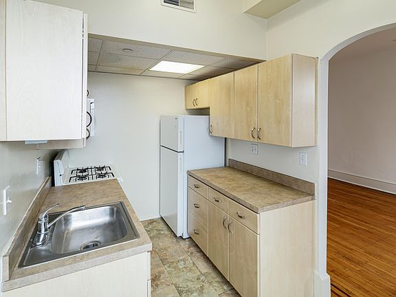 4th image of 1530 Spruce St APT 525
