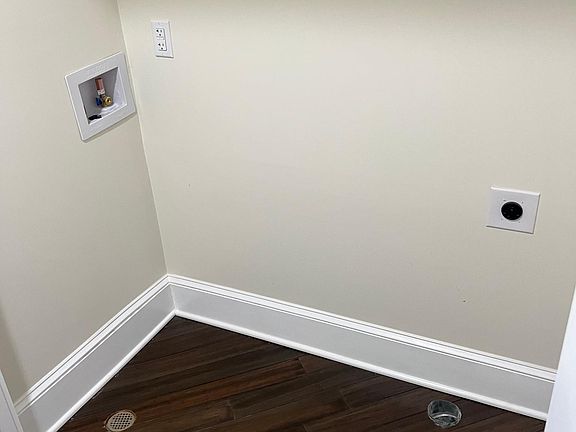 5th image of 203 Cutler Ave #203B