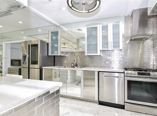 870 W 43rd Ct, Miami Beach, FL 33140