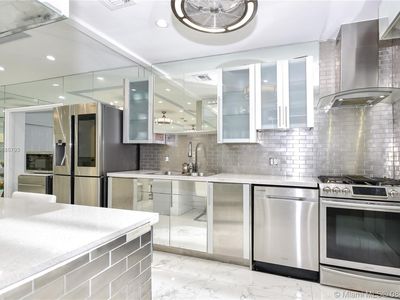 870 W 43rd Ct, Miami Beach, FL, 33140
