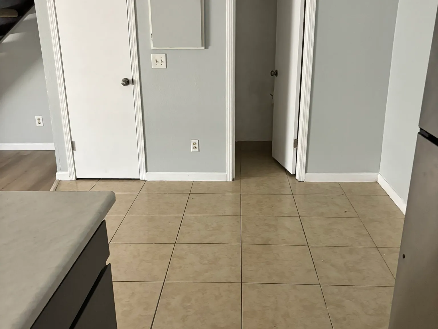 2 bed, 1.5 bath, 980 sqft, $1,200 — Photo 3