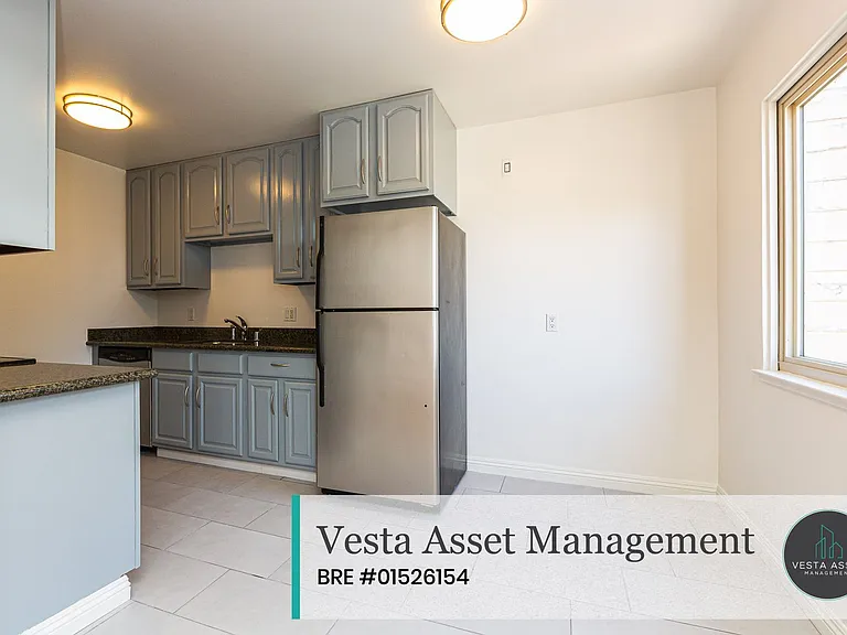 730 Anza St — Photo 12