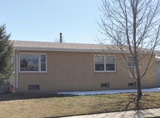 330 2nd St SE, Dickinson, ND 58601