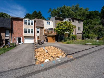 308 Shadow Wood Ct, Trafford, PA, 15085