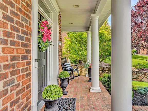 4th image of 4537 Brentwood Ct