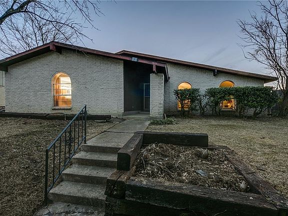 2nd image of 153 N Crestwood Blvd