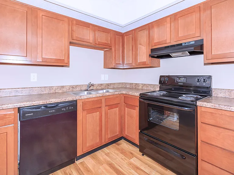 Aspen Pointe Apartments — Photo 11