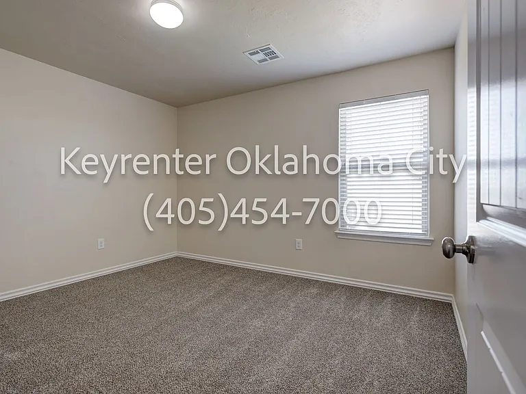 2409 Rosa Cir — Photo 49