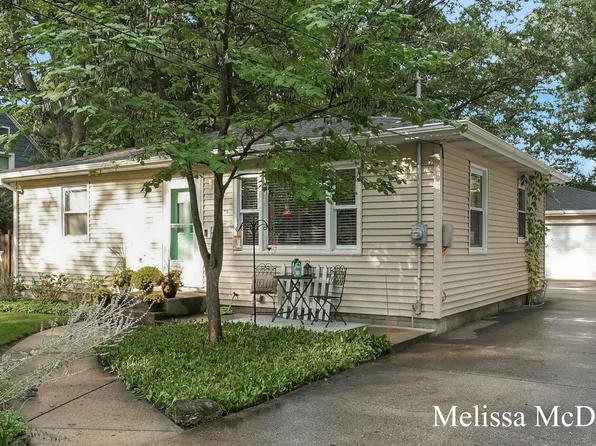 3865 Minnie Ave SW, Wyoming, MI 49519